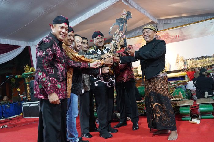 Pagelaran Wayang Kulit Turut Meriahkan HUT ke-78 TNI di Wilayah Sumsel ...