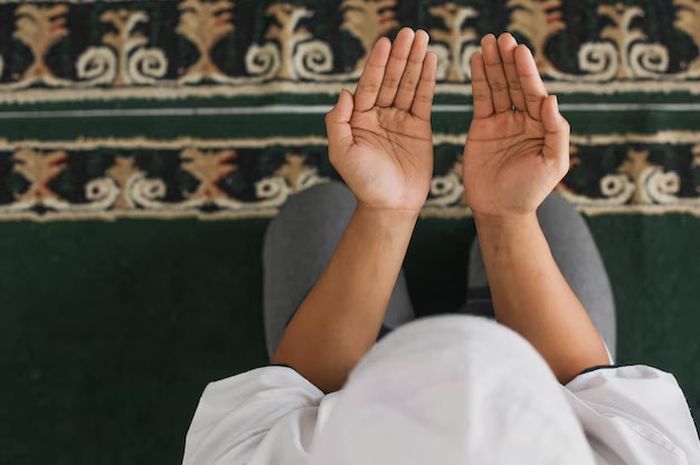 Doa Ketika Panas Terik Yang Sangat Menyengat Lengakap Arab Latin Dan
