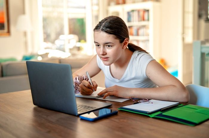 15 Contoh Soal Anekdot Pilihan Ganda dan Essay dengan Jawaban - Sonora.id