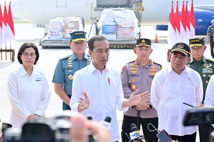 Menko PMK Dampingi Presiden Joko Widodo Lepas Bantuan Kemanusiaan Tahap ...