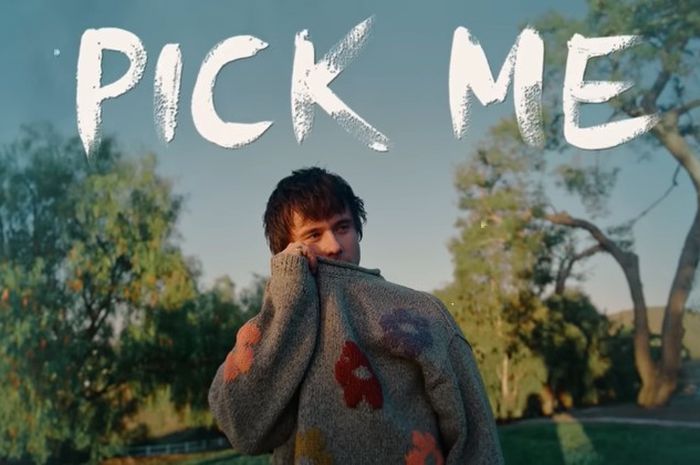 Lirik Lagu 'Pick Me' - Alec Benjamin, Lengkap dengan Terjemahan - Sonora.id