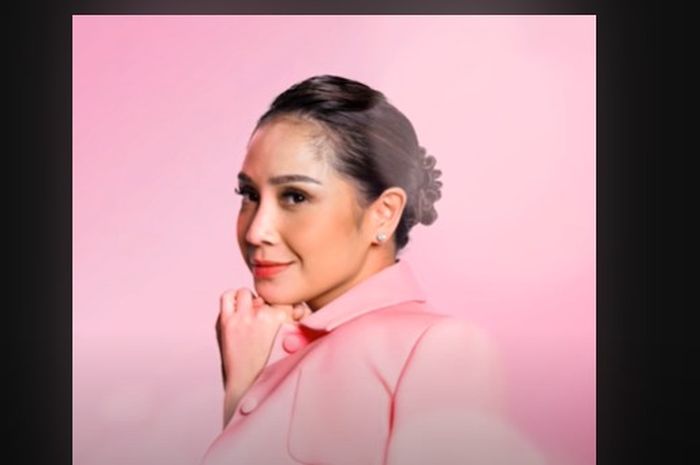 Lirik Lagu Bersyukurlah Yang Dipopulerkan Oleh Nagita Slavina - Sonora.id