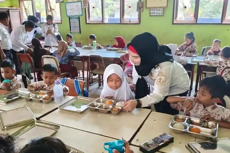 Makan Bergizi Gratis Kini Hanya Dibagikan 5 Hari Seminggu, Tak Ada Sistem Bundling