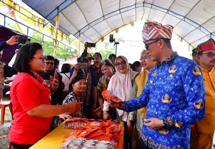 Tingkatkan Daya Saing, Pemprov Sulsel Fasilitasi Legalitas Ratusan UMKM