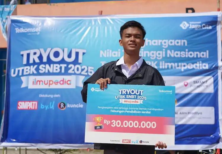 Siswa Asal Parepare Dapat Beasiswa dari Telkomsel, Jadi Top Scorer Ilmupedia Tryout UTBK 2025