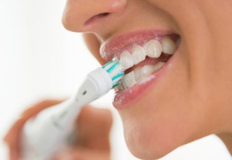 Ngeri ! Ini 3 Bahaya Berbagi Sikat Gigi dengan Orang Lain       