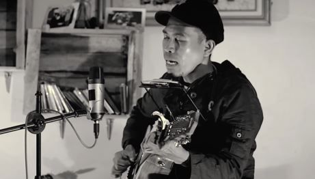 Lirik Lagu Bingung Milik Iksan Skuter Menjadi Manusia Yang Manusia Sonora Id Lirik Lagu Bingung Milik Iksan Skuter Menjadi Manusia Yang Manusia Sonora Id
