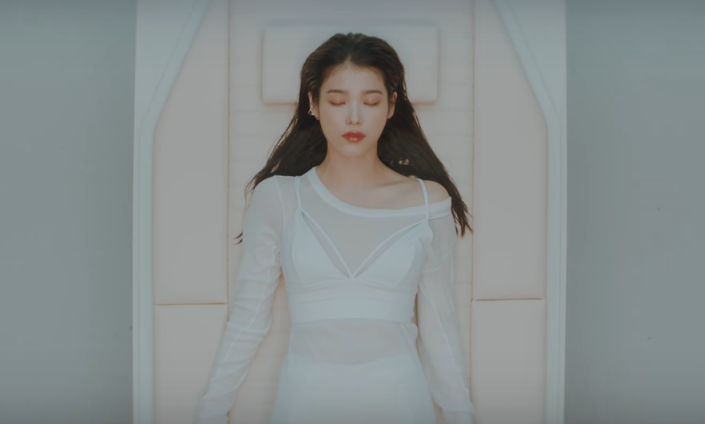 IU Sukses Berduet dengan Suga BTS, 