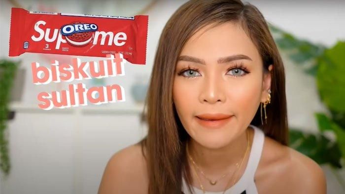 Youtuber Rachel Goddard Mereview Oreo Supreme