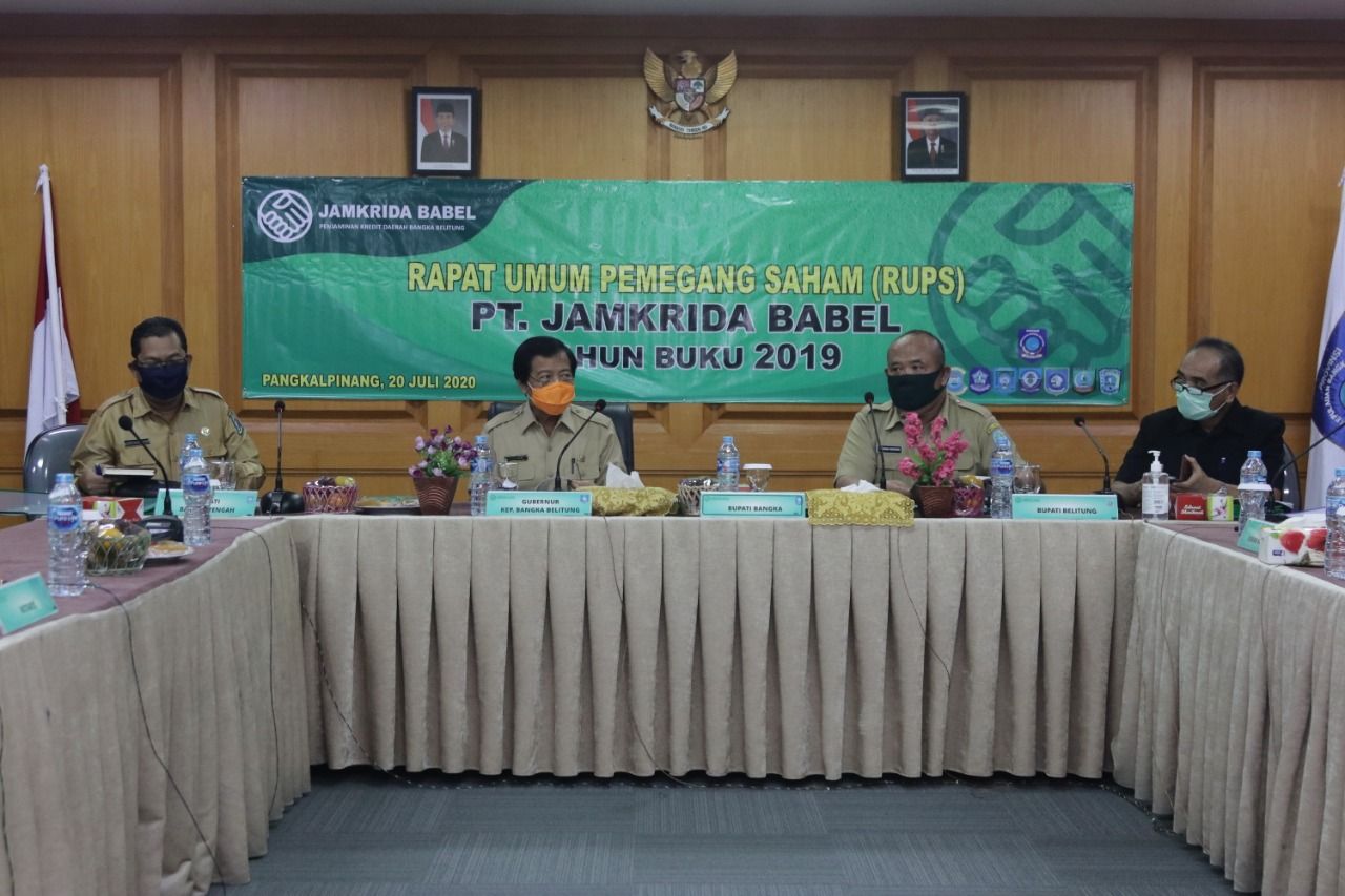 Wakil Gubernur Kepulauan Bangka Belitung (Babel), Abdul Fatah menghadiri Rapat Umum Pemegang Saham (RUPS) PT Jamkrida Kepulauan Babel, Senin (20/7) di Ruang Tanjung Pesona, Kantor Gubernur Kepulauan Babel.