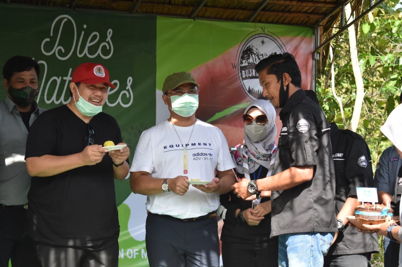 Gubernur Erzaldi Rosman mengucapkan terima kasih kepada Komunitas Pecinta Lingkungan Bujang Squad.