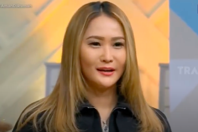 Penyanyi dangdut Inul Daratista menjadi bintang tamu dalam acara Pkay Bos