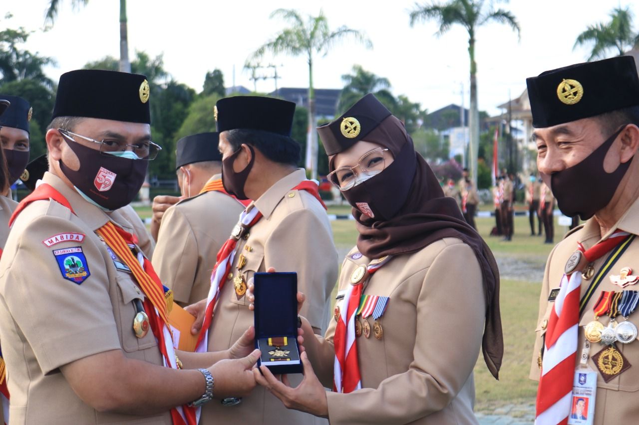 Pemberian penghargaan tersebut dilakukan oleh Gubernur Kepulauan Bangka Belitung (Babel) Erzaldi Rosman di Halaman Kantor Gubernur Kepulauan Babel, Jumat (14/8/20).