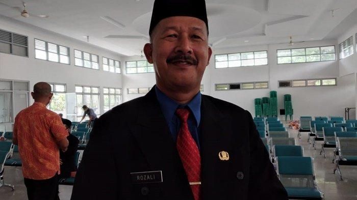 Kepala Dinas Pendidikan Pemuda dan Olahraga Kabupaten Bangka, Rozali Romkad