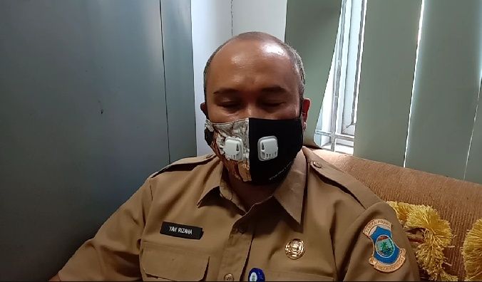  Plt Kepala DPMPTSP dan Naker Kota Pangkalpinang, Yan Rizana.