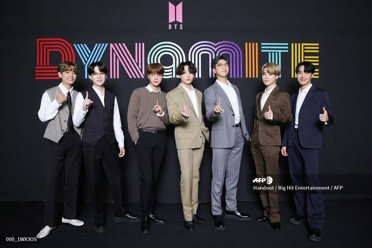 BTS menggelar konferensi pers di Seoul, Rabu (2/9/2020), setelah lagunya, Dynamite, menempati puncak Billboard Hot 100.