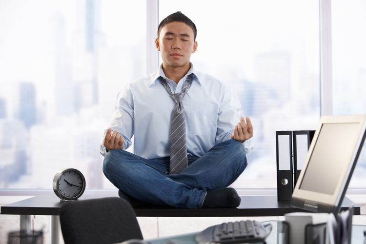 Ilustrasi meditasi di kantor