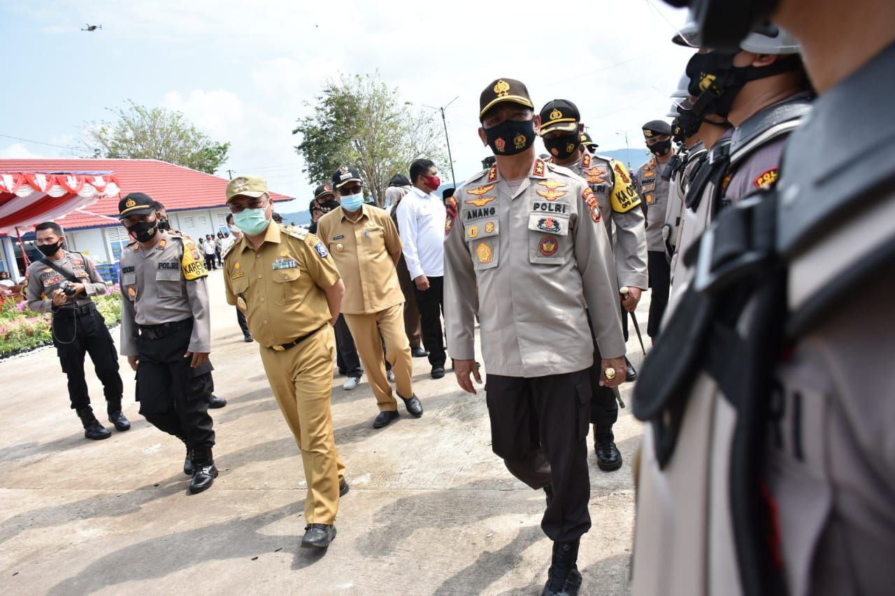 Gubernur Kepulauan Bangka Belitung (Babel), Erzaldi Rosman menghadiri kegiatan apel gelar pasukan dan simulasi sistem pengamanan kota (sispamkota) operasi mantap praja 2020 Polres Bangka Selatan (Basel), dalam rangka pengamanan pilkada serentak di Basel tahun 2020. Kegiatan ini berlangsung di Pelabuhan Sadai, Selasa (15/9/20).