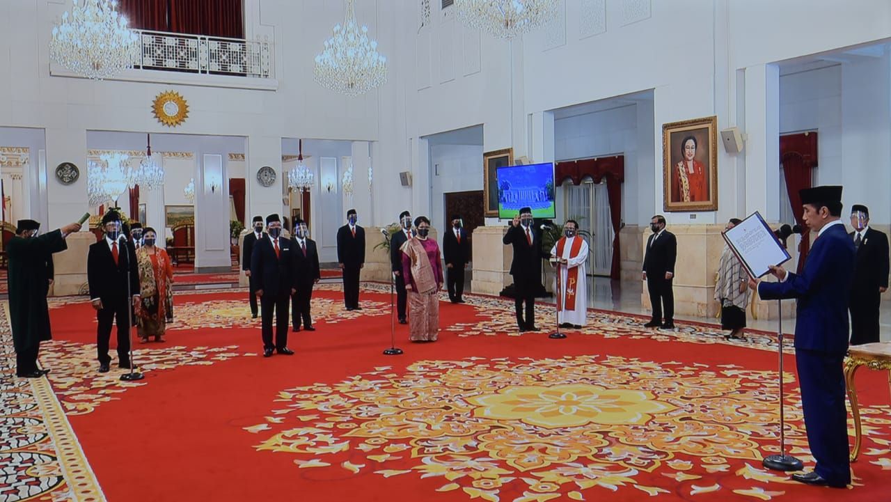 Presiden Jokowi melantik 12 dubes LBBP RI untuk sejumlah negara sahabat,  di Istana Negara, Jakarta, Senin (26/10/2020) pagi,