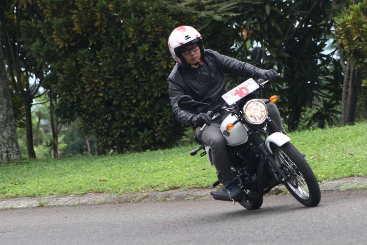 Ilustrasi pengendara motor. (M Ghalib for KompasOtomotif)  