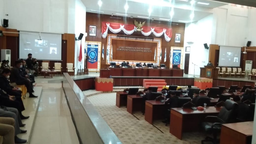 Rapat Paripurna DPRD Babel.Senin (30/11/20).