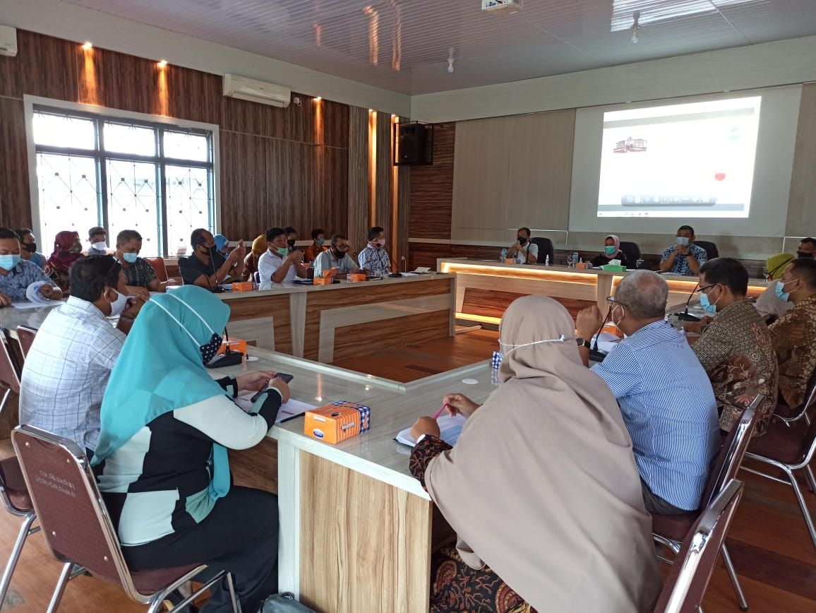 Focus Grup Discussion (FGD) membahasan pendekatan value for money dalam pengukuran kinerja Kota Pangkalpinang, Jumat (4/12/20) di Ruang pertemuan Bappeda-Litbang.