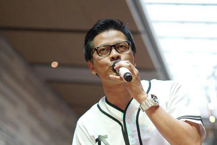 Armand Maulana saat tampil di Konser Hari Musik Nasional yang digelar oleh Motion Radio di Kota Kasablanka, Jakarta Pusat, Jumat (9/3/2018)