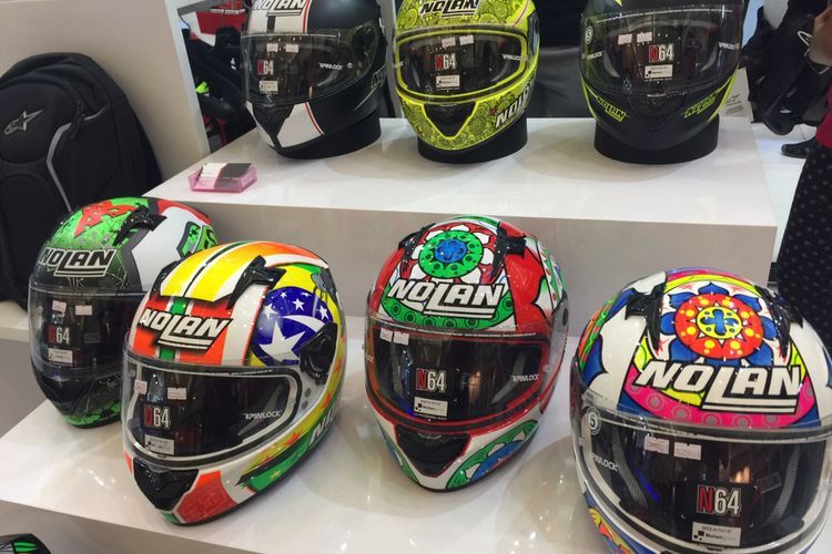 Promo Helm Full Face di IMOS 2018 (KOMPAS.com / Aditya Maulana)  