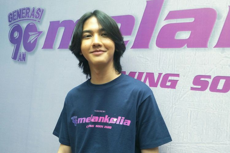 Artis peran Ari Irham dalam jumpa pers film Generasi 90an: Melankolia di kawasan Cilandak, Jakarta Selatan, Jumat (13/9/2019).  