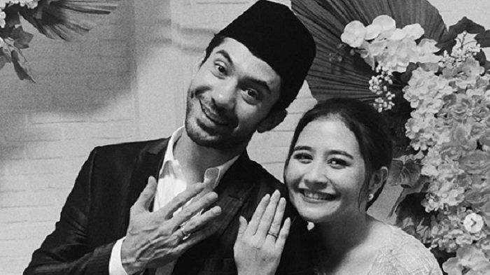 Foto Prilly Latuconsina dan Reza Rahadian  