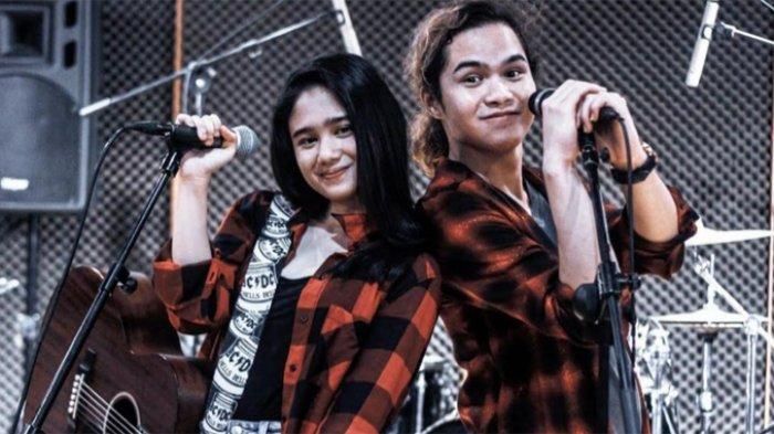 issa Biani dan Dul Jaelani. Dul Jaelani mengatakan Tissa Biani merupakan wanita tahu agama dan berakhlak baik.  