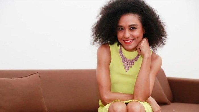 Olvah Alhamid, Putri Indonesia Papua Barat 2015, saat ditemui di kediamannya di kawasan Ciputat, Tangerang Selatan, Senin (18/1/2021). 
