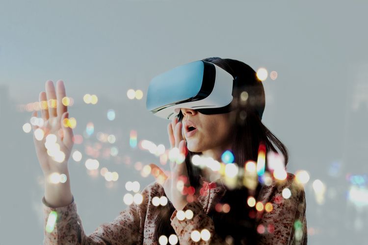 Ilustrasi Virtual Reality (VR)  