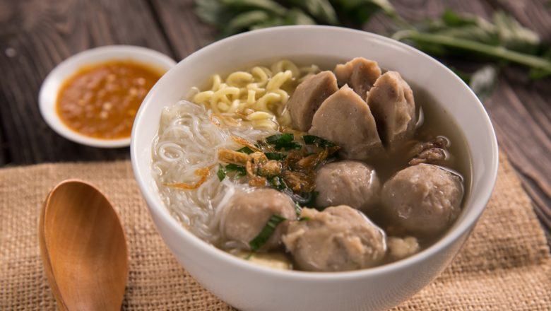 Menggunakan Bumbu Dasar Putih, Berikut Resep Mi Kuah Bakso Rice Cooker