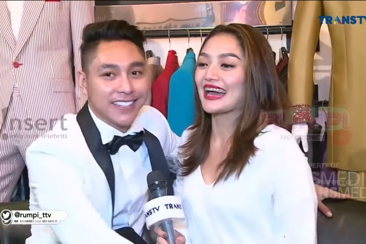 Siti Badriah dan suaminya