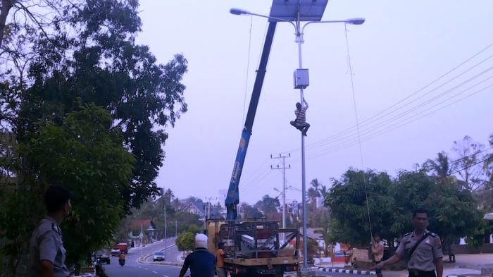 Ilustrasi: Lampu Jalan Tenaga Surya 