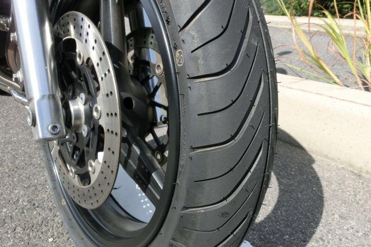 Ban Motor bagian depan (Istimewa) 