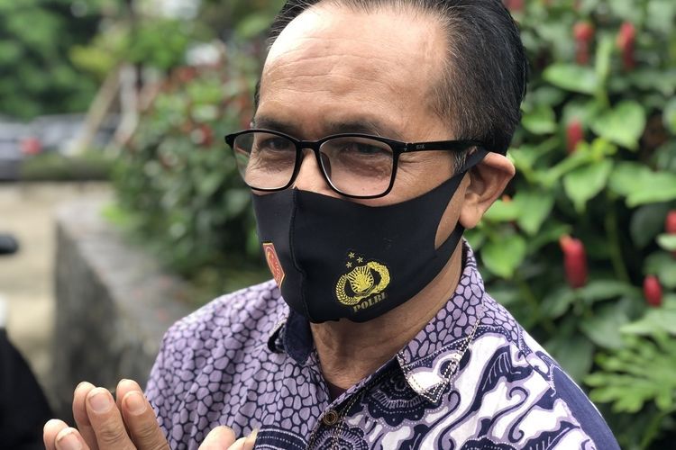 Ayah Ajun Perwira, Agung Karang saat ditemui di kawasan Kapin, Pondok Gede, Bekasi, Jumat (19/2/2021). 