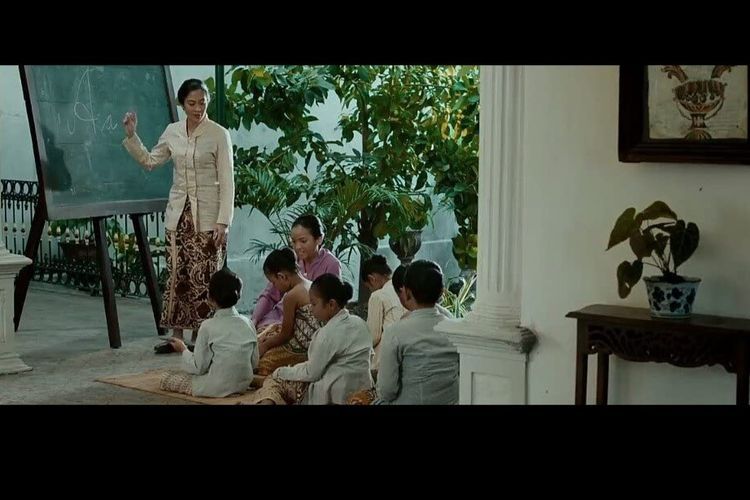 Cuplikan tayangan film Kartini (2017) 