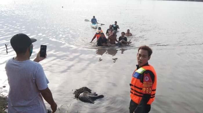 Sesosok mayat laki-laki tanpa identitas ditemukan di Kolong Retensi, Kelurahan Pintu Air Rangkui, Pangkalpinang Minggu (2/5/2021) sekitar pukul 16.00 WIB.
