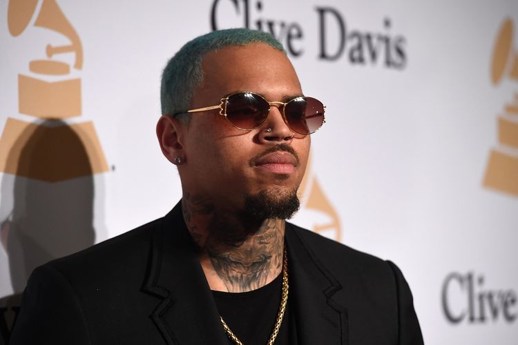 Lirik Lagu dan Terjemahan 'Next To You' Milik Chris Brown ft. Justin Bieber - Sonora.id