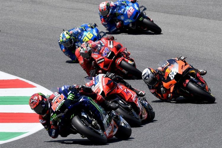 Fabio Quartararo saat balapan pada MotoGP Italia 2021. (Photo by Tiziana FABI / AFP) (TIZIANA FABI)  