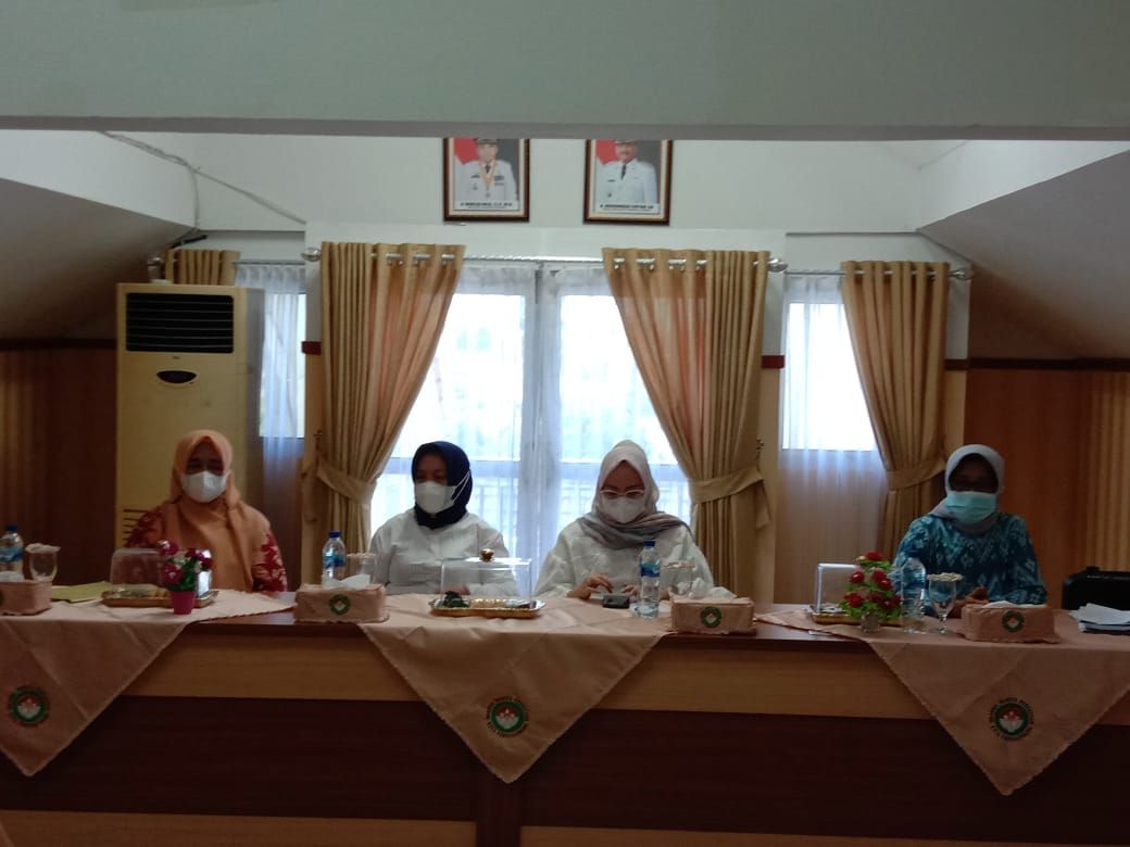 Sekda  Kota Pangkalpinang, Ratmida Dawam menghadiri Acara Perpisahan dengan Ketua DWP Kota Pangkalpinang Periode 2014-2019