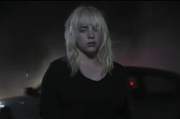 Billie Eilish di Video Musik 'NDA'