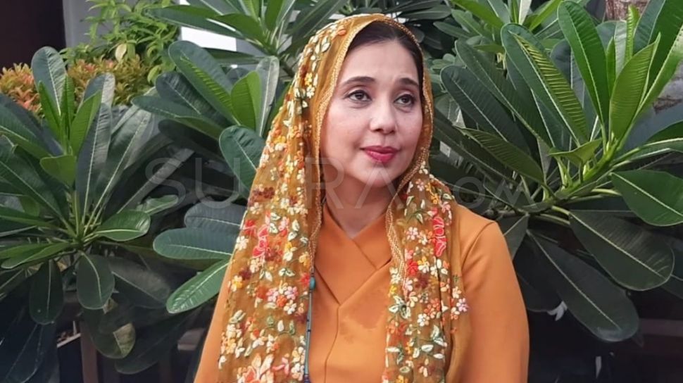 Ayu Azhari saat dijumpai dalam acara &lsquo;Khadijah Coffee for Wisdom by Ayu Azhari di kawasan Kemang, Jakarta Selatan, Rabu (29/1/2020).