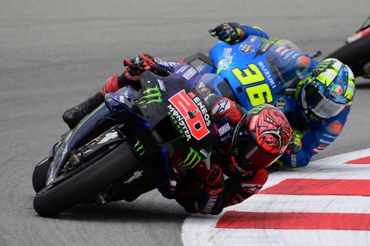 Pebalap Monster Energy Yamaha, Fabio Quartararo, mengalami nasib sial pada balapan MotoGP Catalunya 2021, Minggu (6/6/2021).(AFP/LLUIS GENE) 