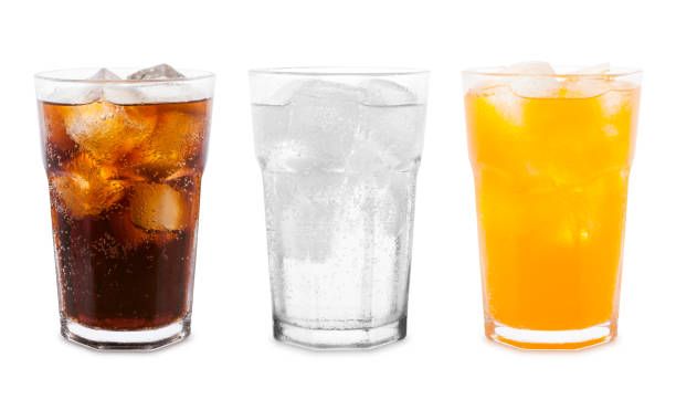 Ketahui bahaya minum soda berlebihan bagi kesehatan tubuh.
