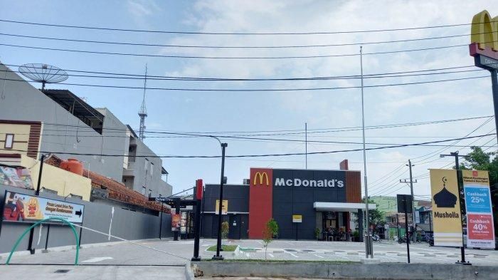 Gerai McDonald's yang berlokasi di Jalan Jelutung (depan Makam Kerkhof) Kota Pangkalpinang   