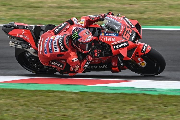 Francesco Bagnaia saat balapan pada MotoGP Emilia Romagna 2021. (Photo by ANDREAS SOLARO / AFP)(ANDREAS SOLARO) 