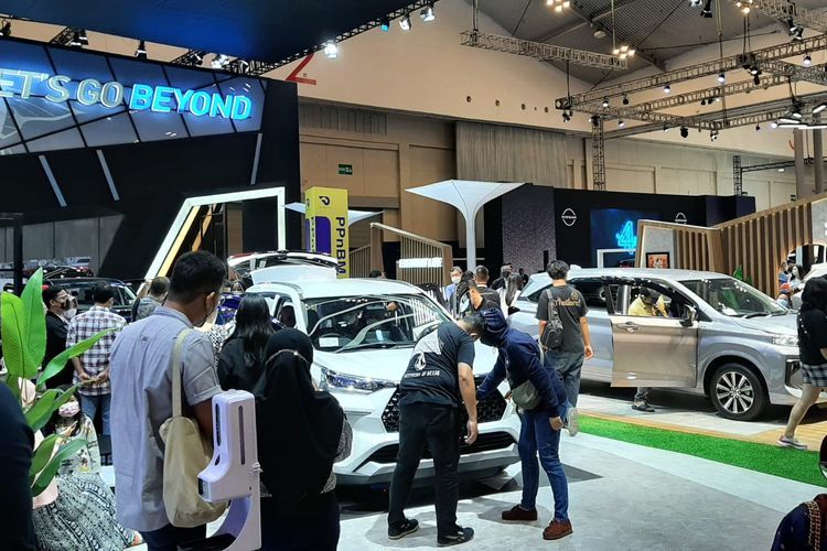 Toyota Avanza dan Veloz di lantai GIIAS 2021(KOMPAS.com/Ruly) 